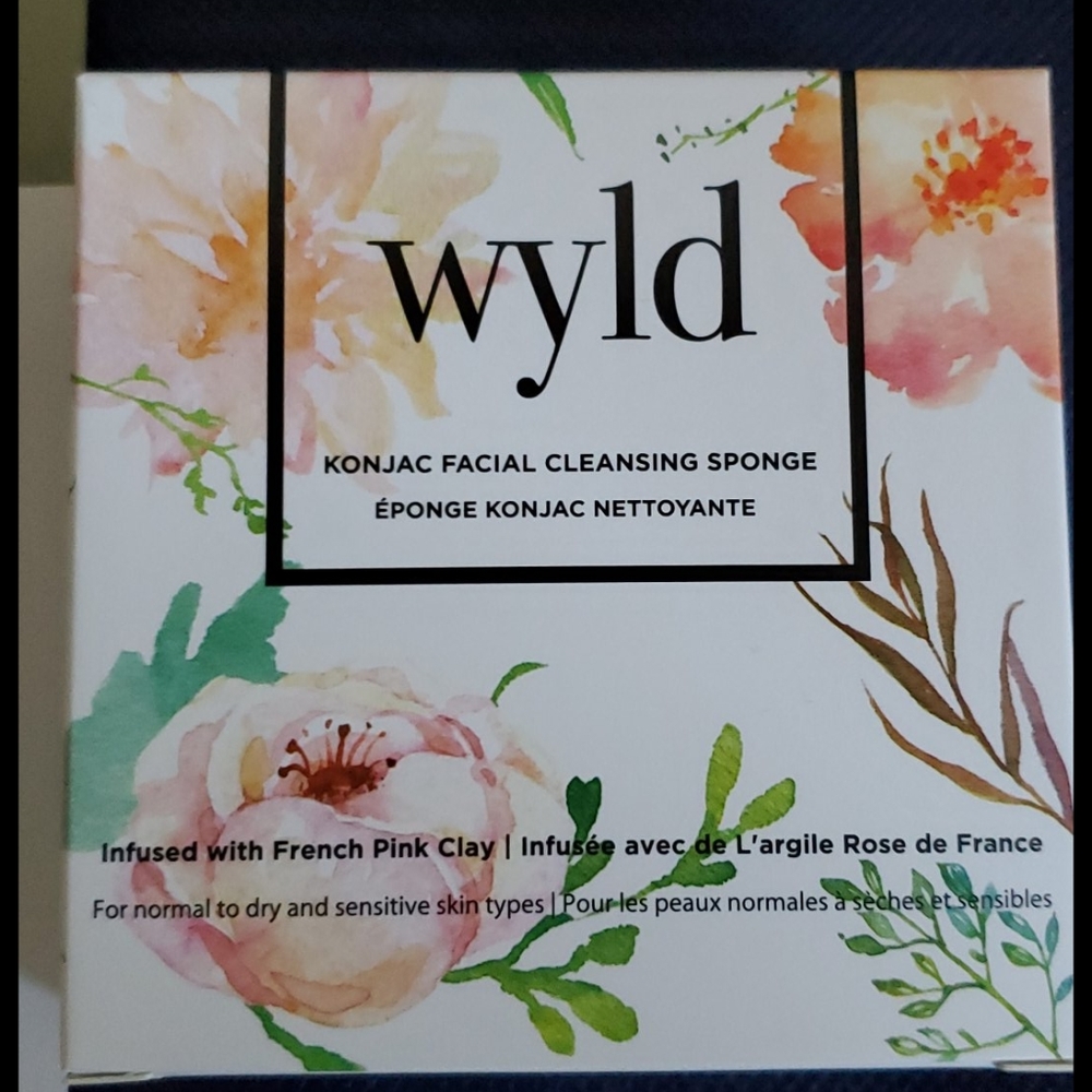 WYLD Konjac facial cleansing sponge